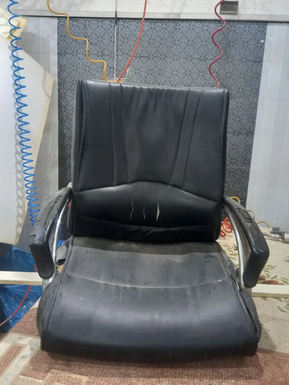 تعمیرات تخصصی انواع صندلی بصورت سیار|خدمات پیشه و مهارت|کاشان, درب جوشقان|دیوار