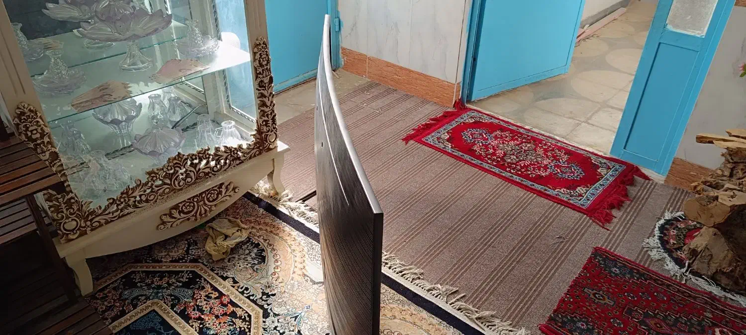 تلویزیون 49 اینچ منحنی سامسونگ پنل ضربه دیده|تلویزیون و پروژکتور|شیراز, پانصد دستگاه ارتش|دیوار