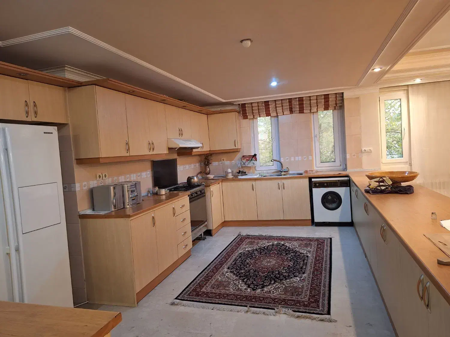 پاسداران ۱۸۰متر ۳خواب لابی شیک