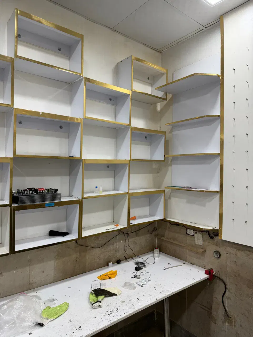 ویترین مغازه فروشی|فروشگاه و مغازه|تکاب, |دیوار