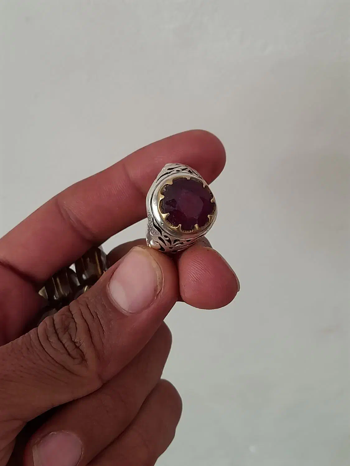 یاقوت|جواهرات|نجف‌آباد, یزدانشهر|دیوار