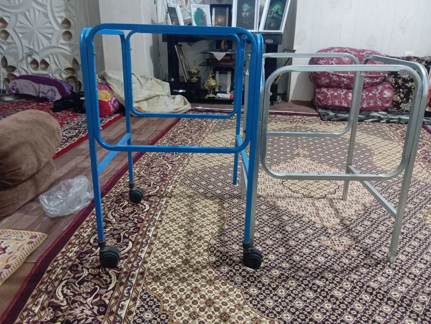 یک عدد چهار پایه قفس|لوازم جانبی حیوانات|خوی, |دیوار