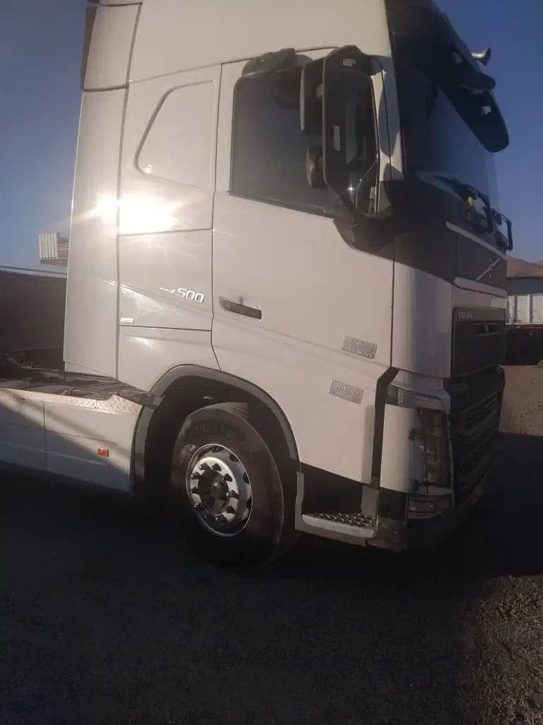 فروش کامیون fh500 و کف ماموت دست ساز|خودرو سنگین|کنگاور, |دیوار