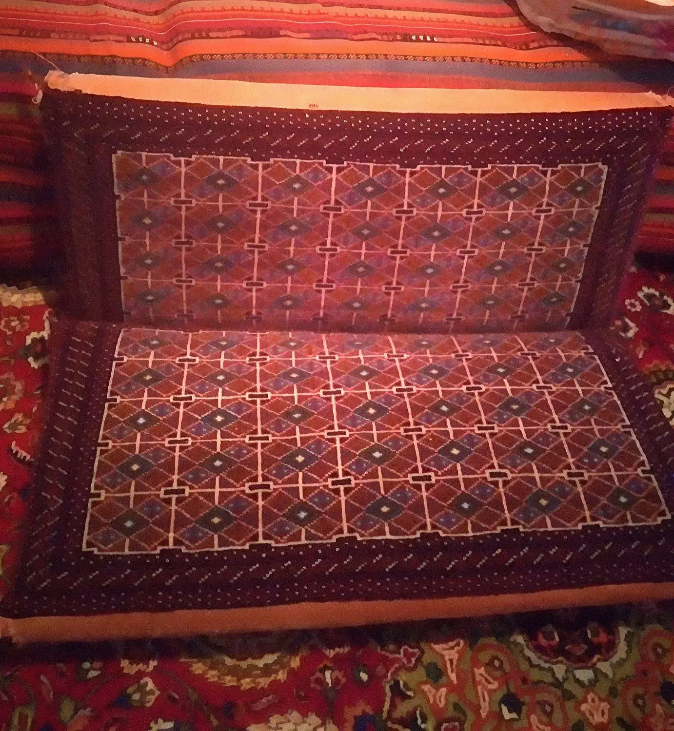 پشتی دست بافت سه جفت( ۶ تا)درحدنو.|پشتی|ارومیه, |دیوار