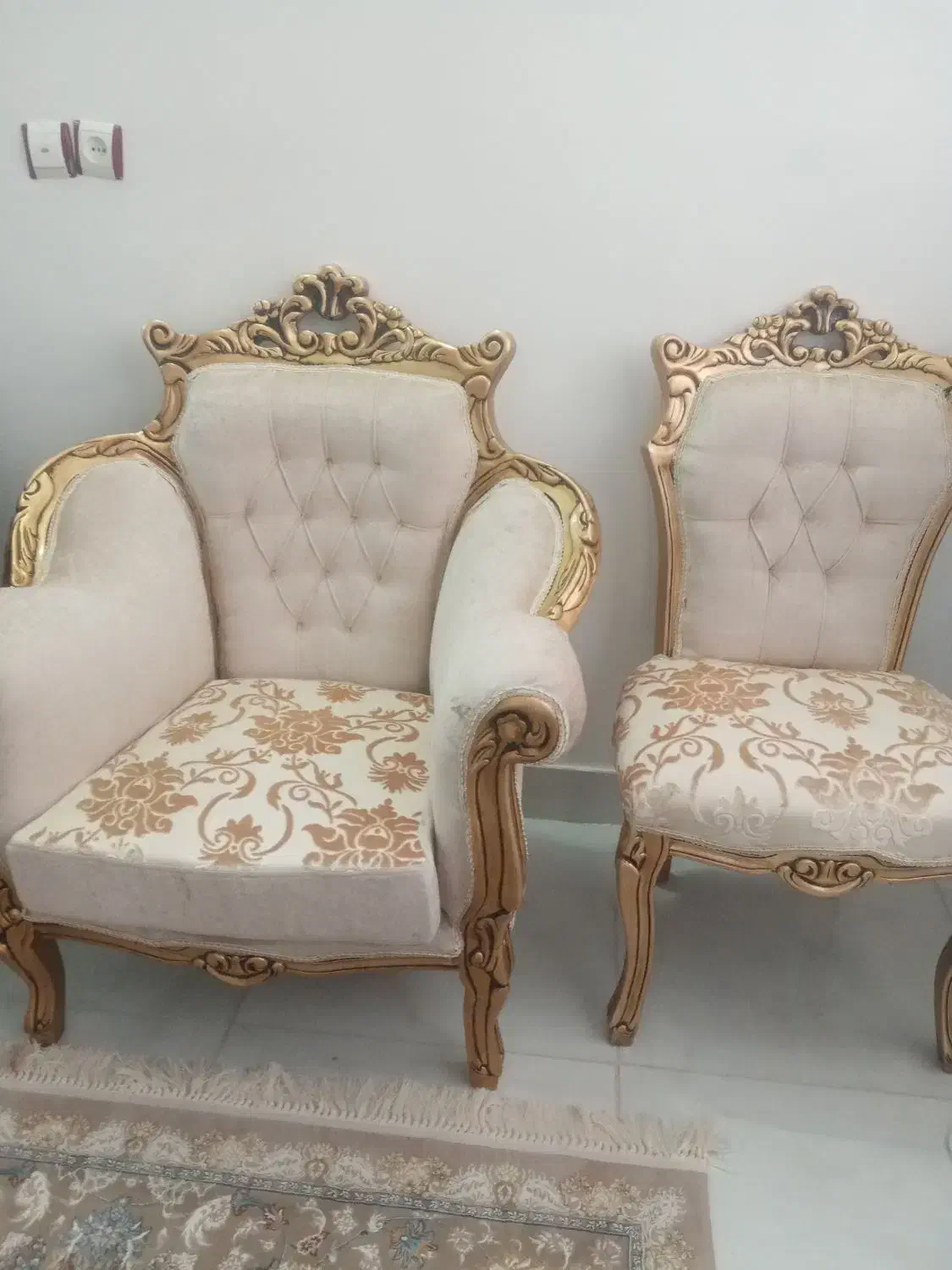 مبل سلطنتی 9 نفره همراه سه عدد میز|مبلمان خانگی و میز عسلی|تربت‌حیدریه, بی بی حسنیه|دیوار