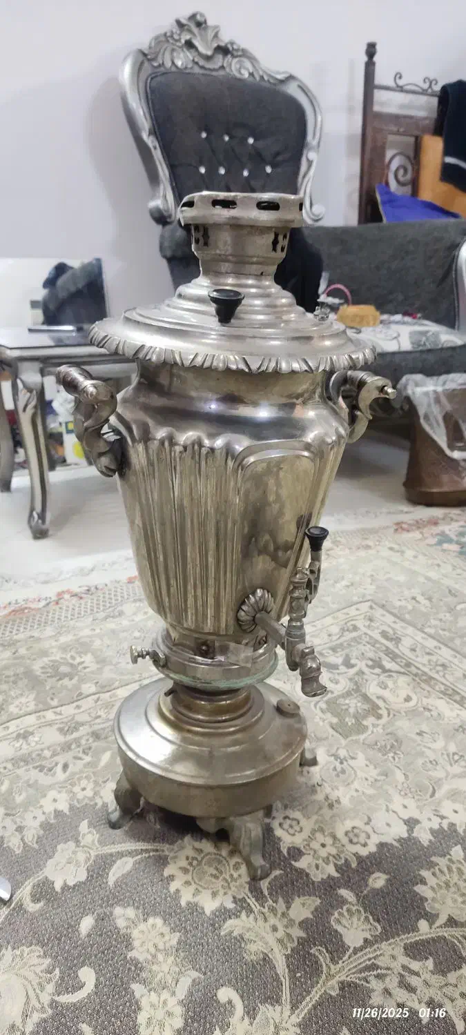 سماور روسی برنجی|کلکسیون اشیاء عتیقه|مشهد, شهید فرامرز عباسی|دیوار