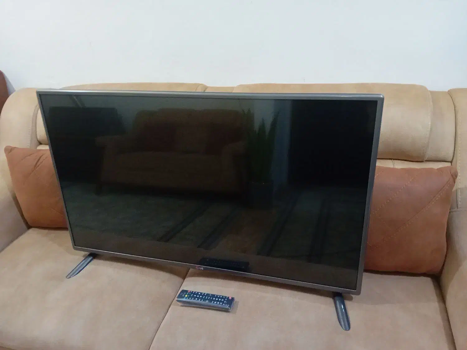 تلوزیون ال جی ۴۲ اینچ ال ای دی|تلویزیون و پروژکتور|همدان, |دیوار