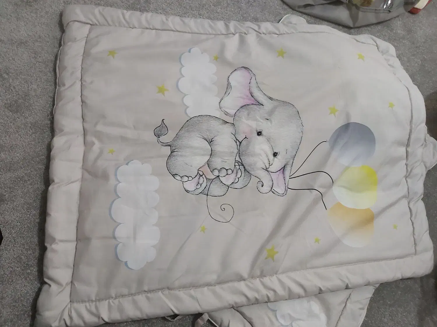 رو تختی بچگانه|رختخواب، بالش، پتو|رشت, شهرک آیت الله منتظری|دیوار