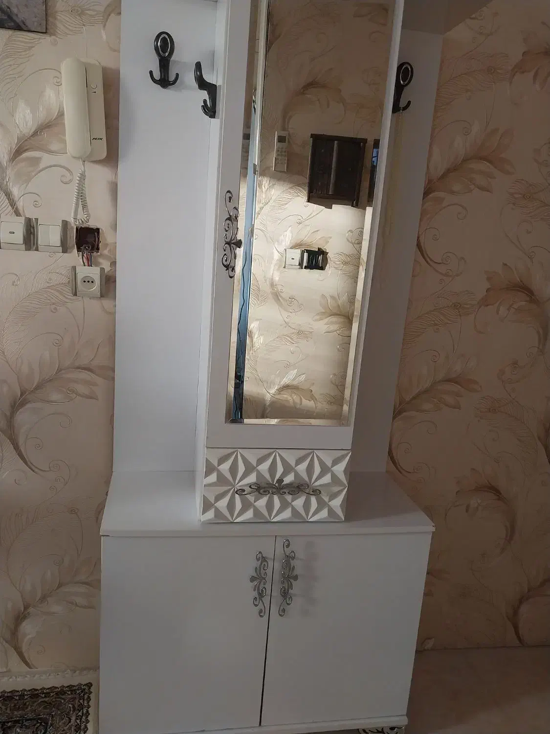 جاکفشی|جاکفشی، کمد، دراور|شاندیز, |دیوار