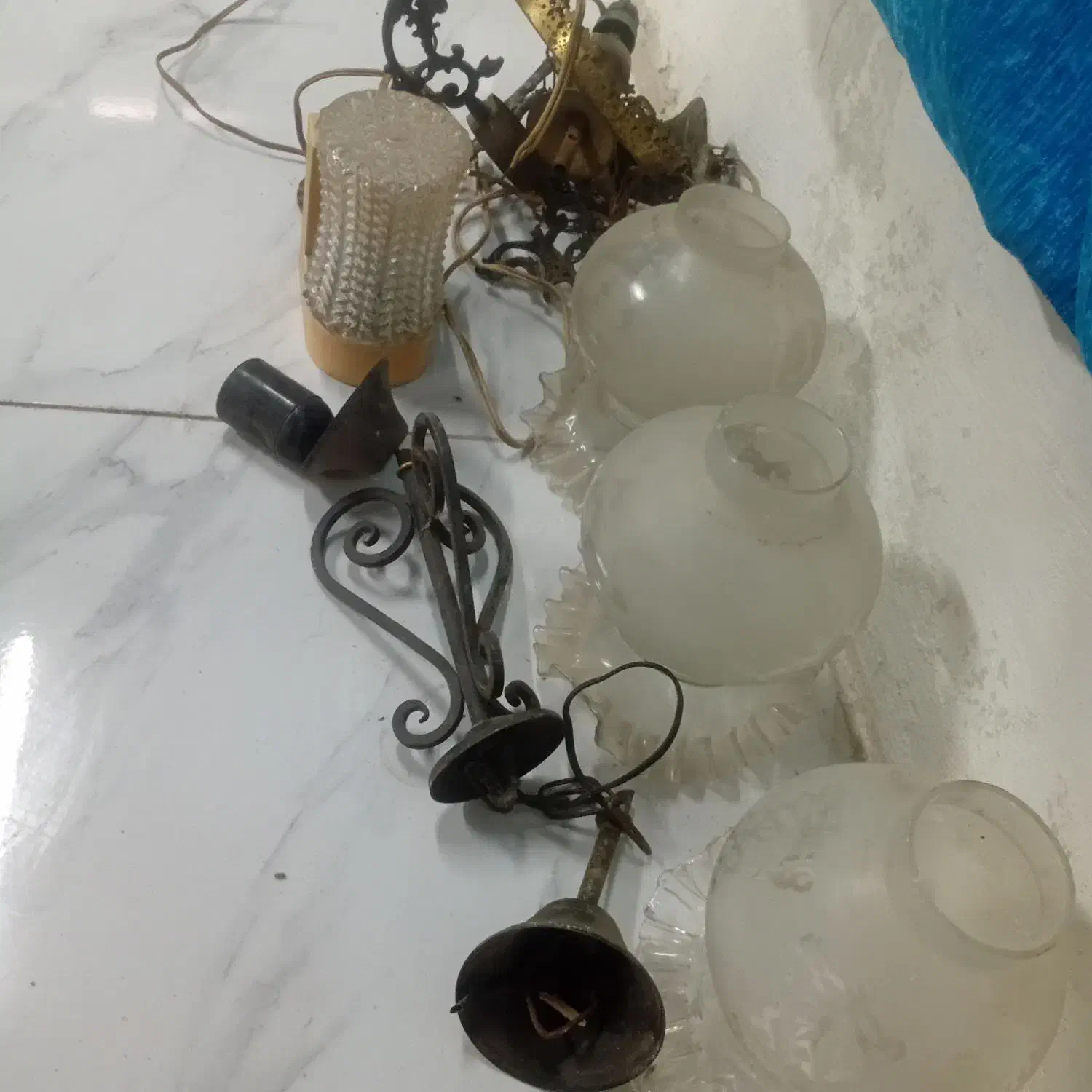 جباب لوستر و آویز ق یمی لامپ|لوستر و چراغ آویز|رشت, استادسرا|دیوار