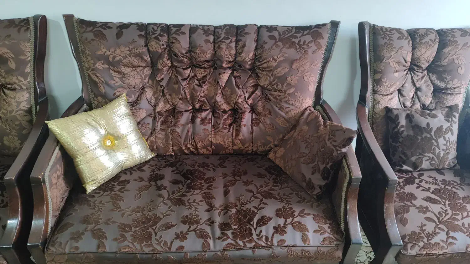 مبل کاملا سالم|مبلمان خانگی و میز عسلی|بندر انزلی, جهانگانی|دیوار