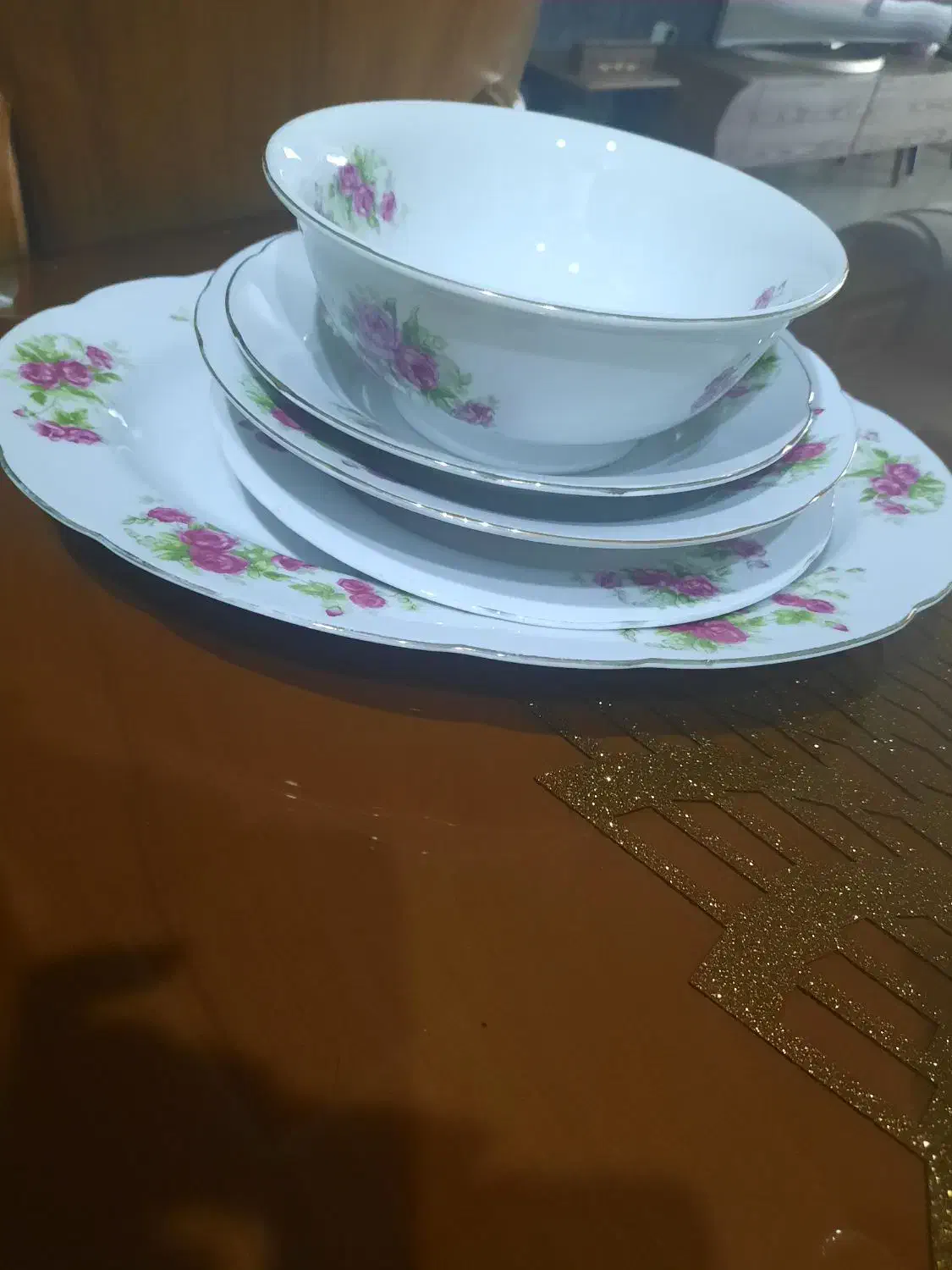 چینی گل سرخی ژاپنی ( یاماتسو)|ظروف سرو و پذیرایی|کرج, جهان‌شهر|دیوار