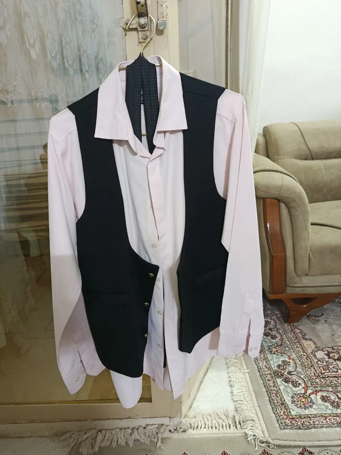 پیراهن وجلیقه|لباس|سبزوار, همت|دیوار