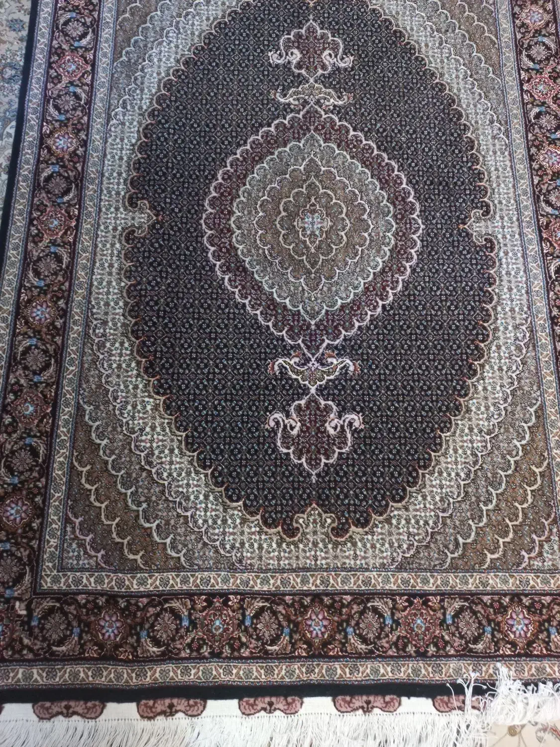 فرش دستبافت ماهی خوی|فرش|اردبیل, |دیوار