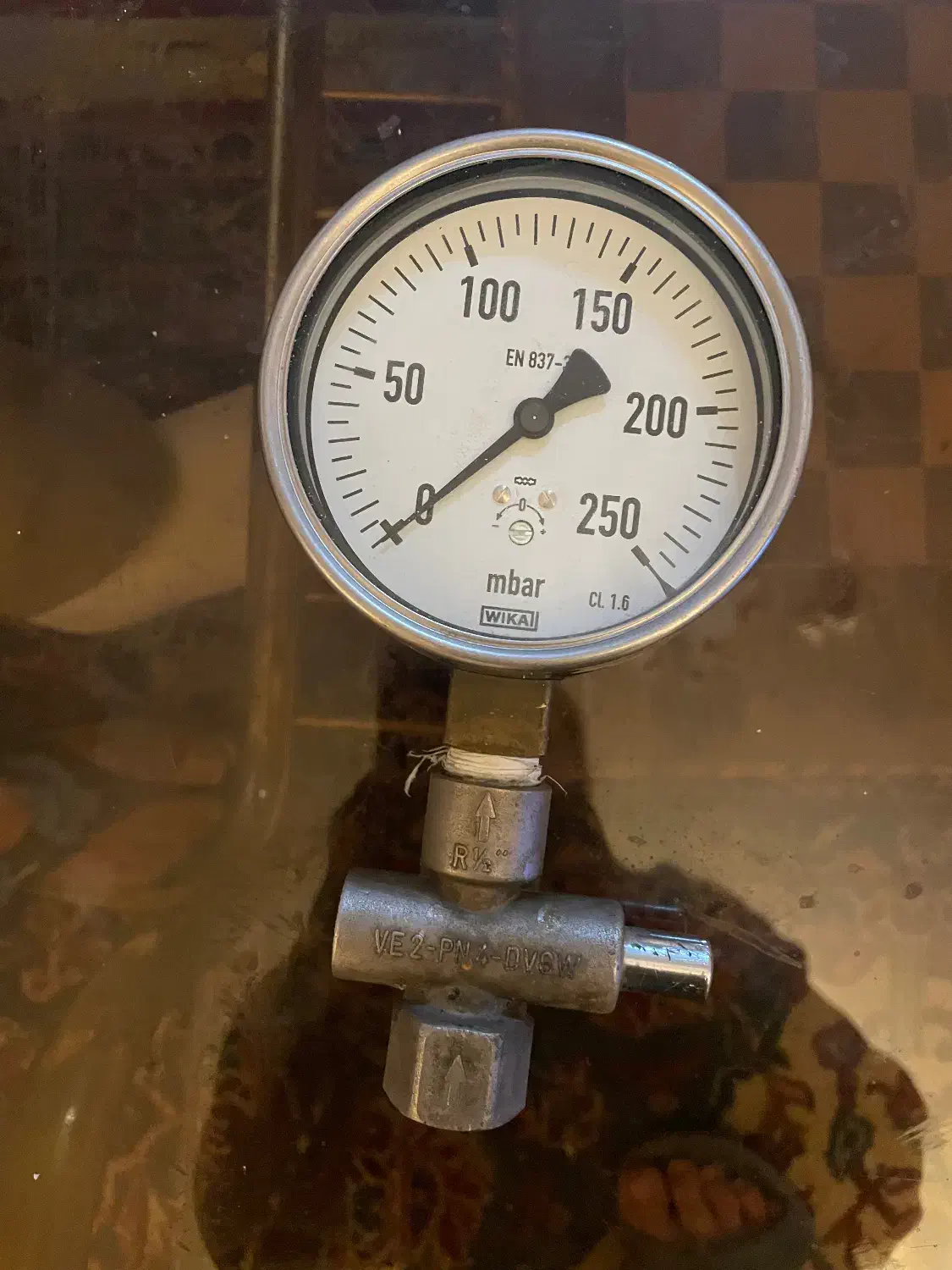 مانومتر ۲۵۰ میلی بار برند وی کا Wika|ابزارآلات|شریفآباد, |دیوار