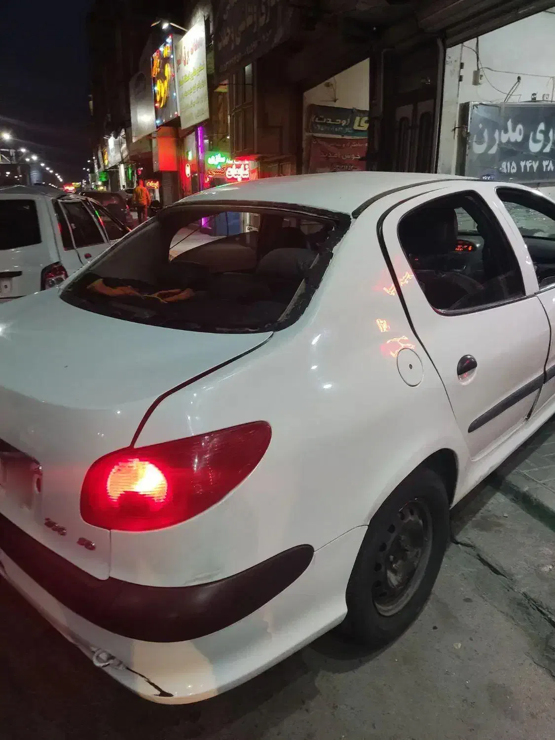 ۲۰۶ v8. 93 تصادفی|خودرو سواری و وانت|مشهد, بهمن|دیوار