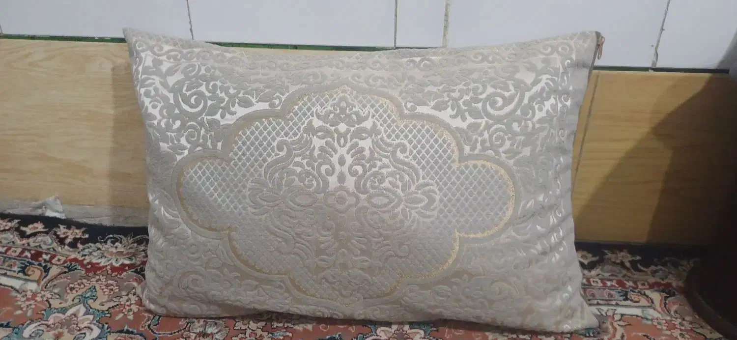 روبالشتی سلطنتی|رختخواب، بالش، پتو|قم, علی آباد سعدگان|دیوار