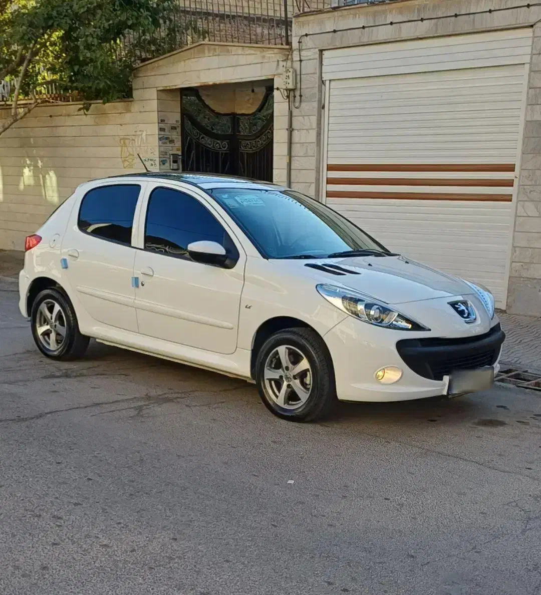 ۲۰۷ پانوراما مدل ۴۰۲ درحد خشک|خودرو سواری و وانت|اراک, |دیوار