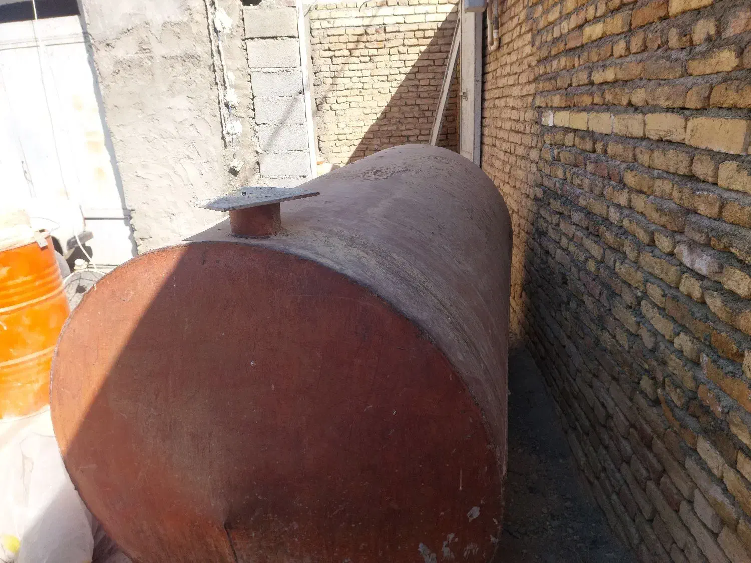 تانک|مصالح و تجهیزات ساختمان|فرخ‌شهر, |دیوار