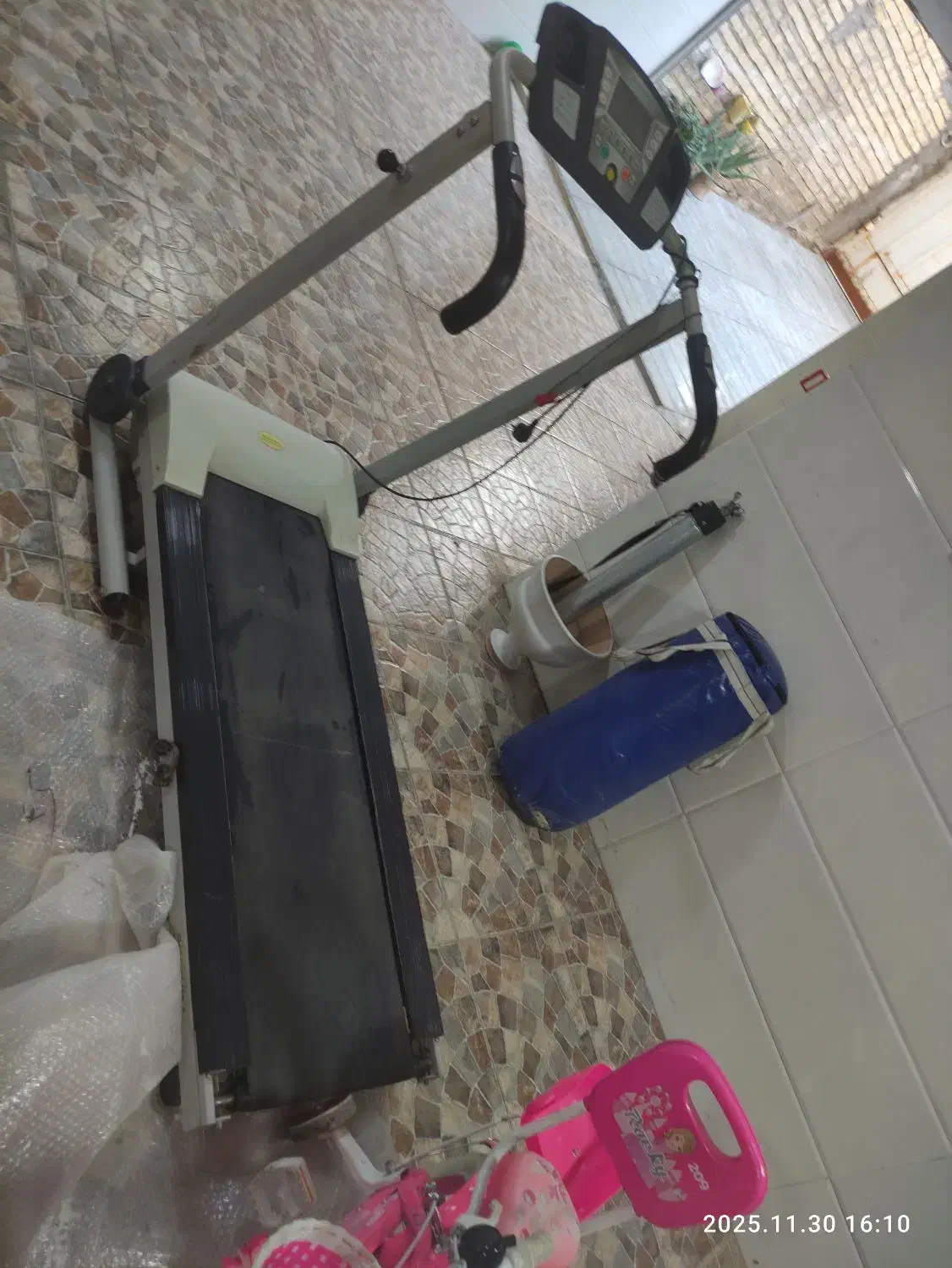 تردمیل تمیز بسیار کم کارقیمت16میلیون|تجهیزات ورزشی|دهدشت, |دیوار