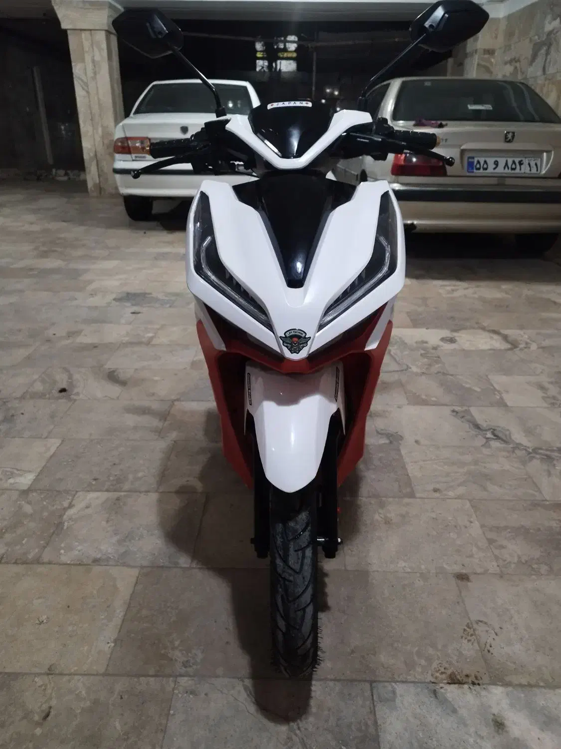 کلیک مدل 1402|موتورسیکلت|ساری, |دیوار