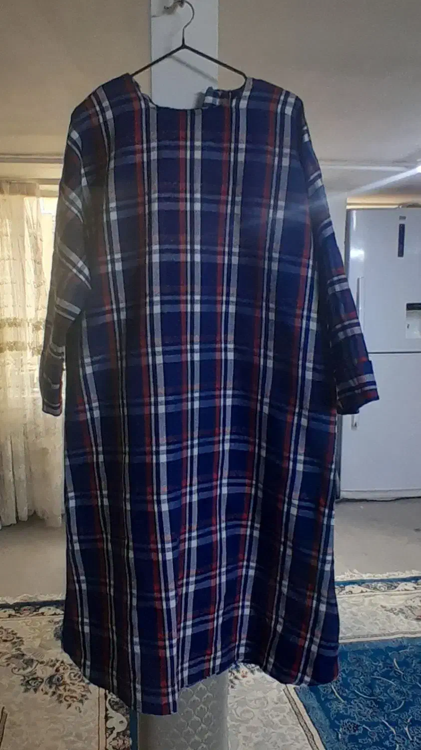 مانتو|لباس|مشهد, عامل|دیوار