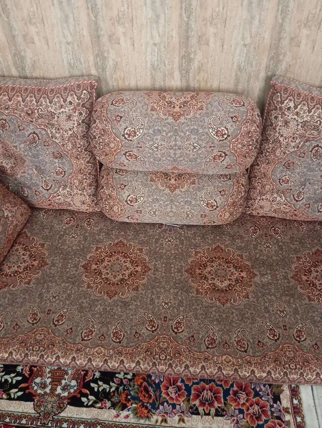 شاه نشین ۷تیکه|پشتی|هشتگرد, هشتگرد قدیم|دیوار