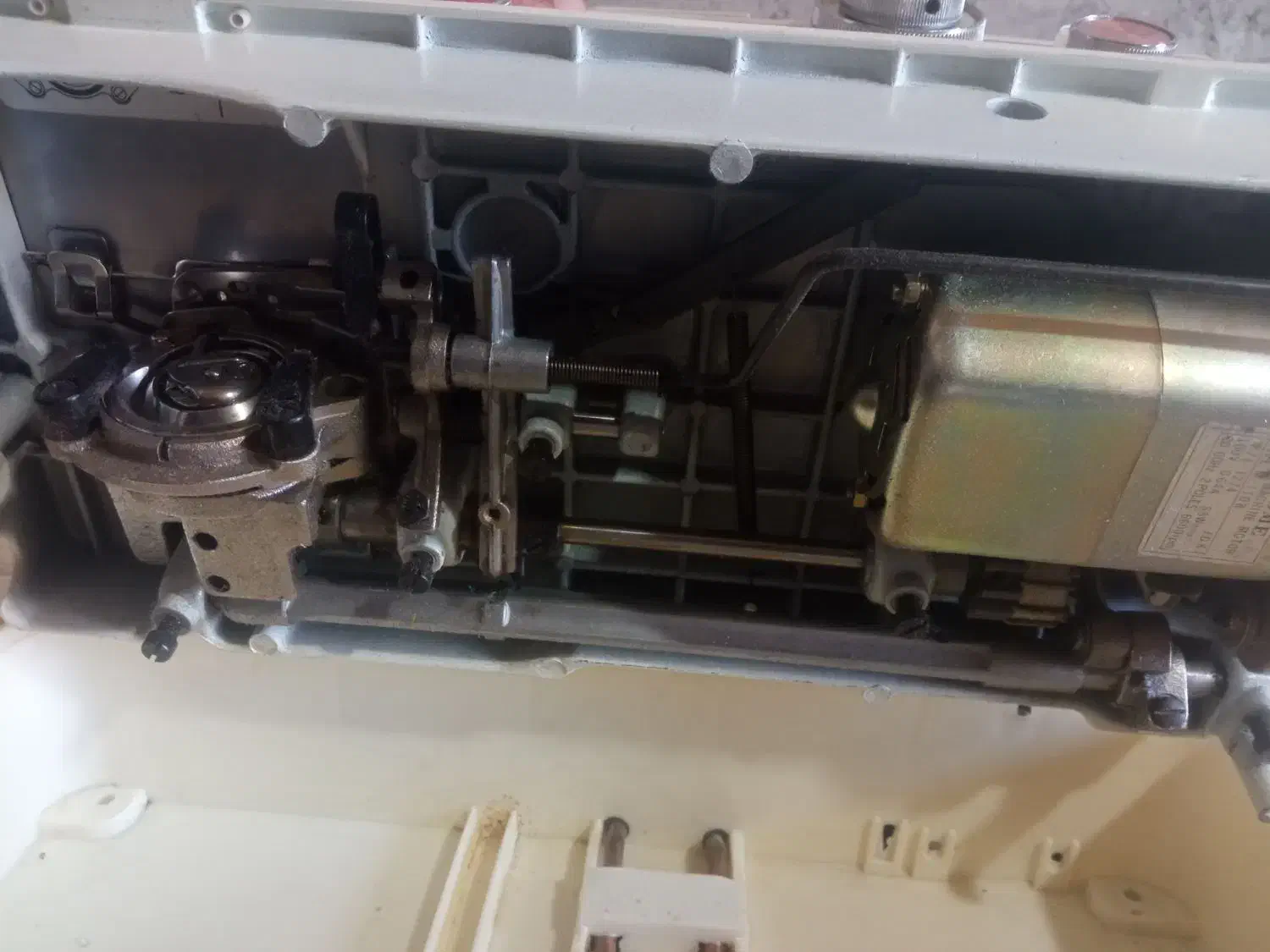 در حد حوشک|چرخ خیاطی و ریسندگی|پشتکوه (سیستان و بلوچستان), |دیوار