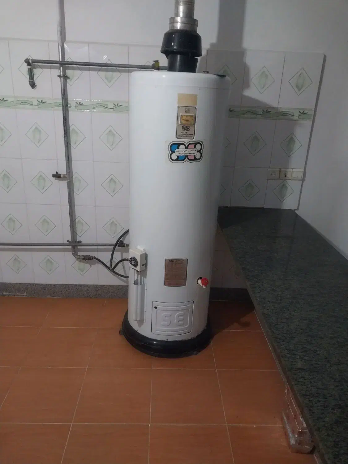 آبگرمکن ایستاده سالم سالم|آبگرمکن، پکیج، شوفاژ|نقده, |دیوار