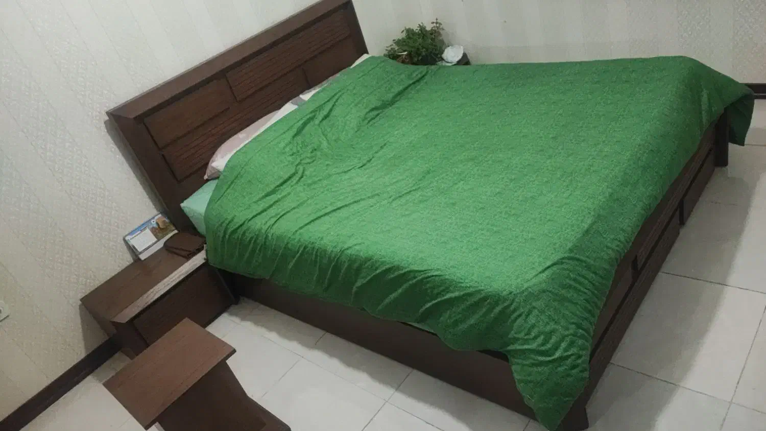 تخت خواب کامل با کنار دراور|تخت و سرویس خواب|هشتگرد, فاز ۳ مهستان|دیوار