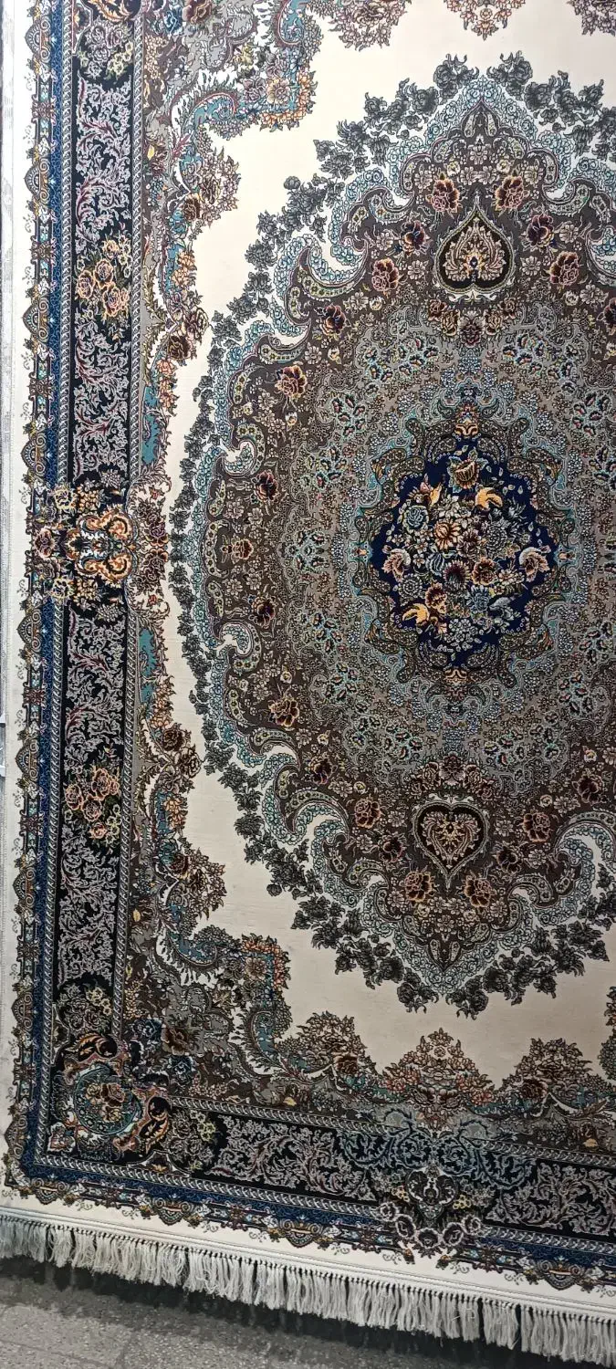 ۴ تخته فرش نو ( ۶ متری. هفتصد شانه) افشار زرینه|فرش|قروه, |دیوار