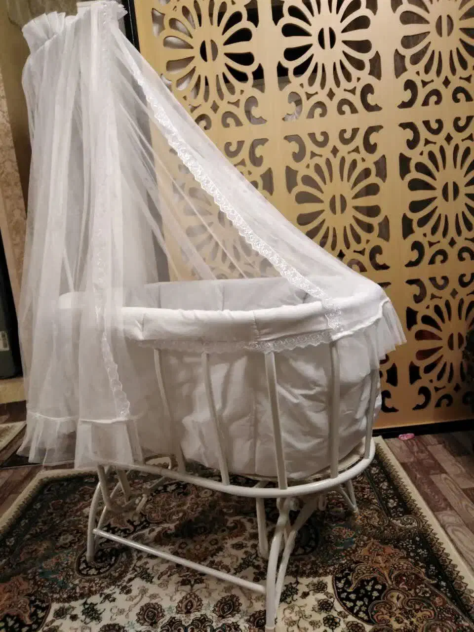 تخت گهواره ای نوزاد|تخت و صندلی بچه|چهاردانگه (تهران), |دیوار