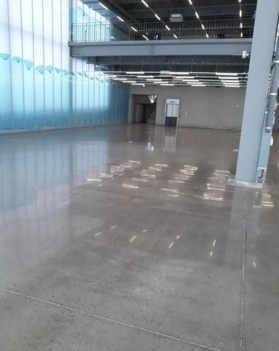 کفسازی بتن با ماله برقی ( ماله پروانه ) کفسازی|خدمات پیشه و مهارت|اصفهان, جاوان|دیوار