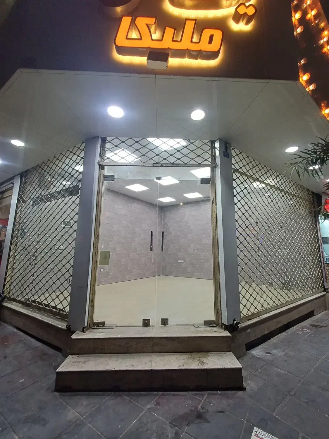 مغازه ۳۰متری|اجارهٔ مغازه و غرفه|قرچک, باقرآباد|دیوار