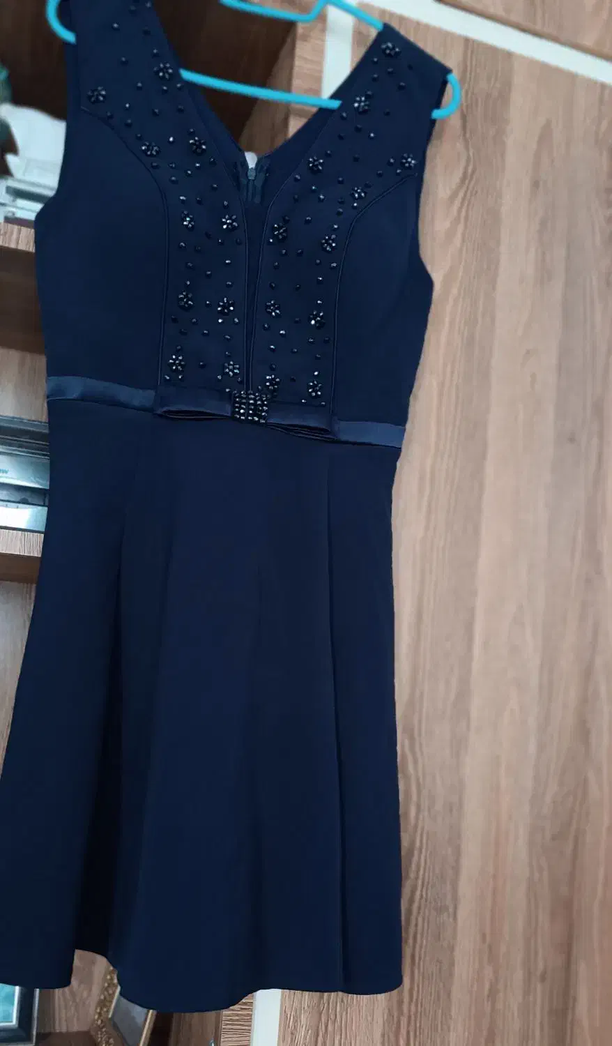 لباس مجلسی|لباس|آشخانه, |دیوار