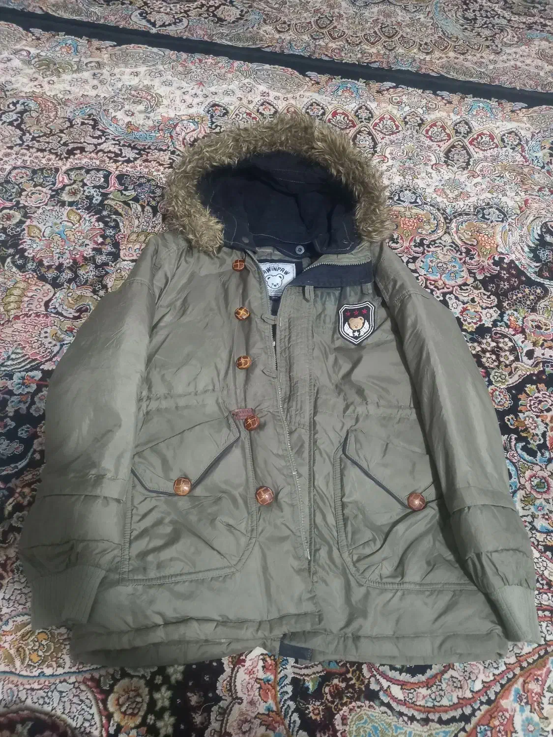 کاپشن|لباس|گرگان, |دیوار