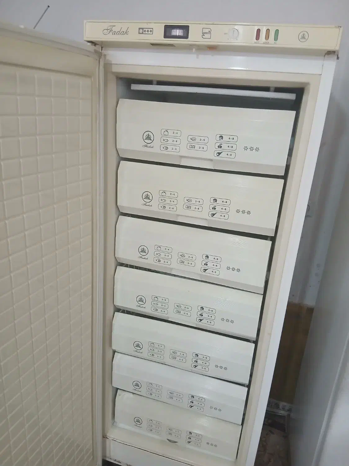 یخچال تمام فریزر فدک|یخچال و فریزر|برخوار, |دیوار