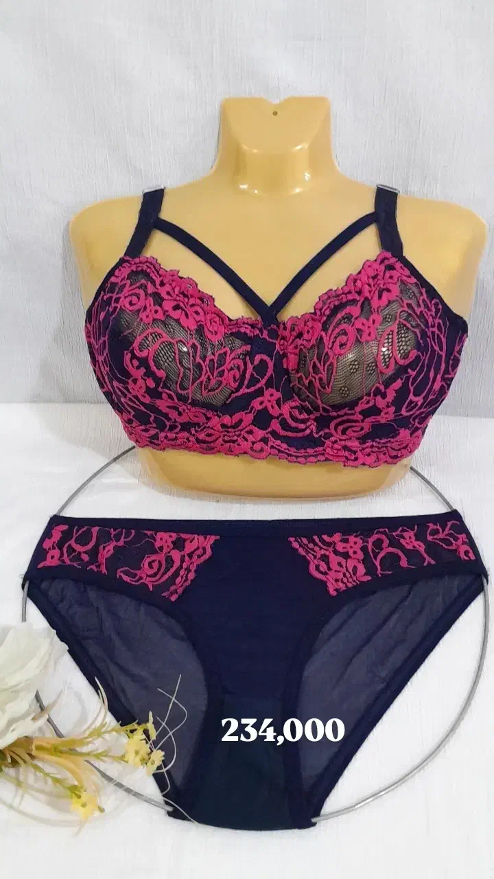 لباسزیر، گالری روجا|لباس|کاشان, باهنر|دیوار