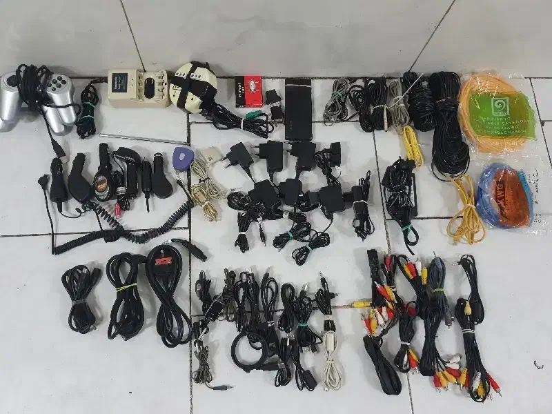 خرده ریز شارژر کابل دسته بازی آداپتور|قطعات و لوازم جانبی رایانه|تهران, تهرانپارس شرقی|دیوار