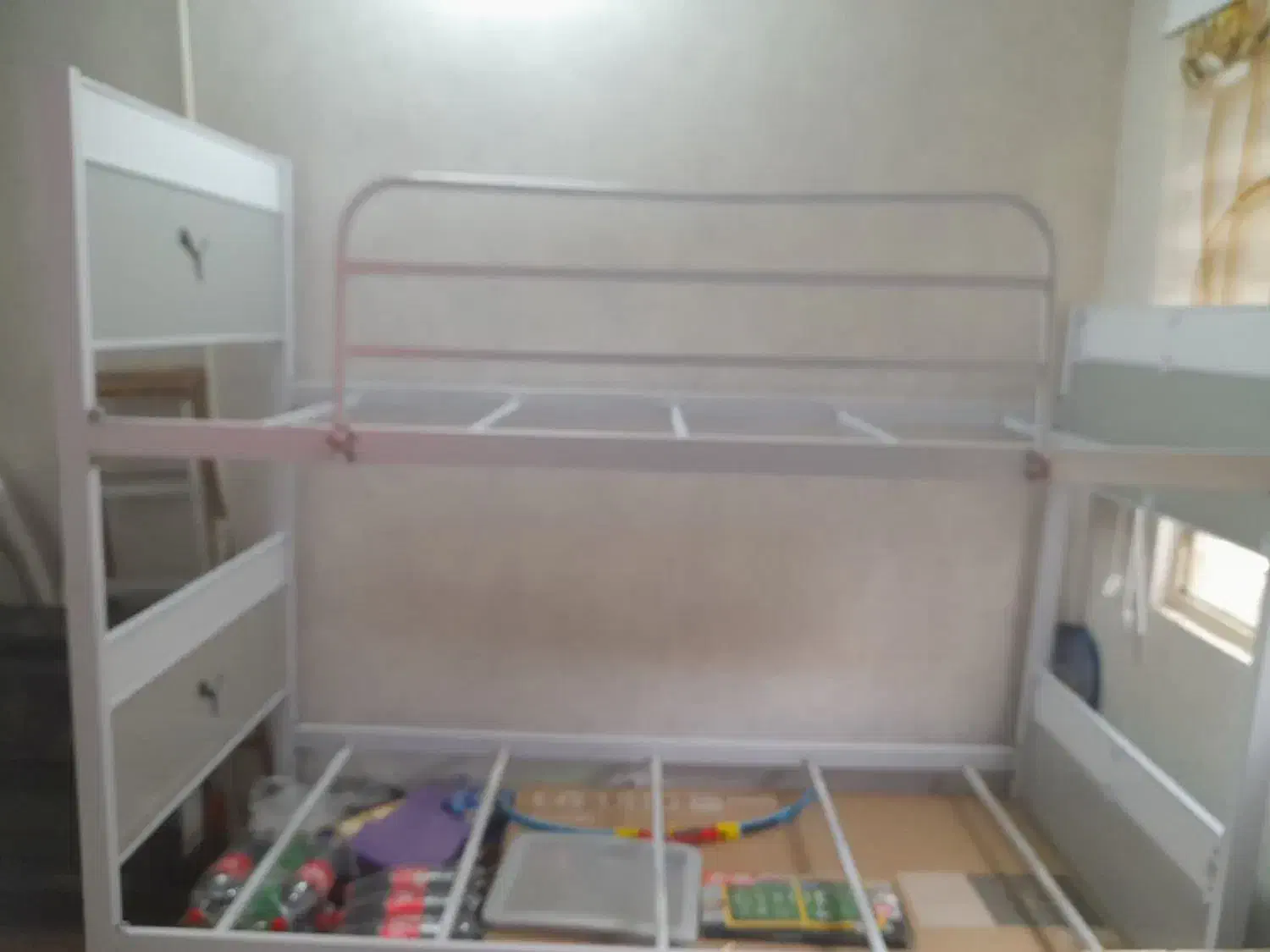 تخت|تخت و سرویس خواب|گلبهار, شهر جدید گلبهار|دیوار