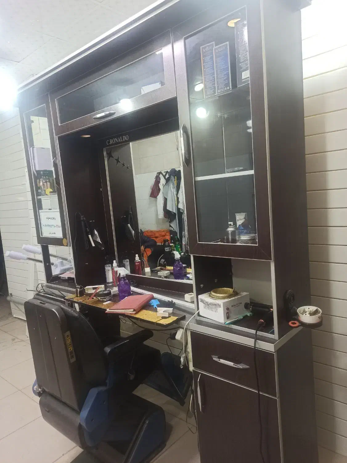 دکوراسیون|آرایشگاه و سالن‌های زیبایی|الشتر, |دیوار