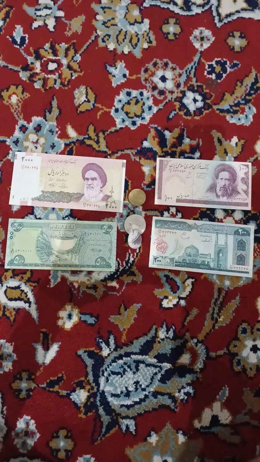 اسکناس قدیمی ک کلکسیونی به همراه سنگ انگشتر|کلکسیون سکه، تمبر، اسکناس|میانه, |دیوار