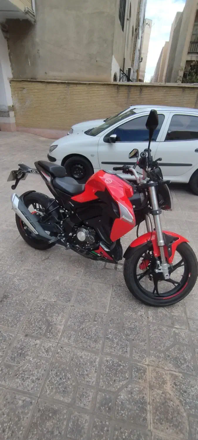 بنلی180s|موتورسیکلت|اندیشه, اندیشه فاز ۱|دیوار