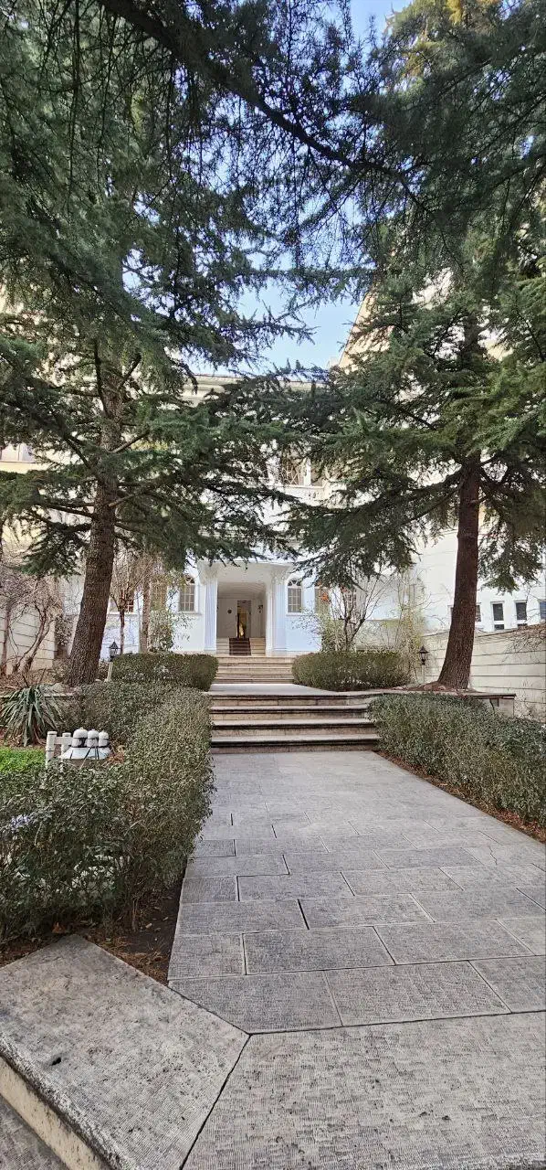 ۶۱۰متر مستغلات ۴۱۰متر حیاط و ۲۰۰متر بنا و ۴۰ متر|اجارهٔ خانه و ویلا|تهران, آسمان|دیوار