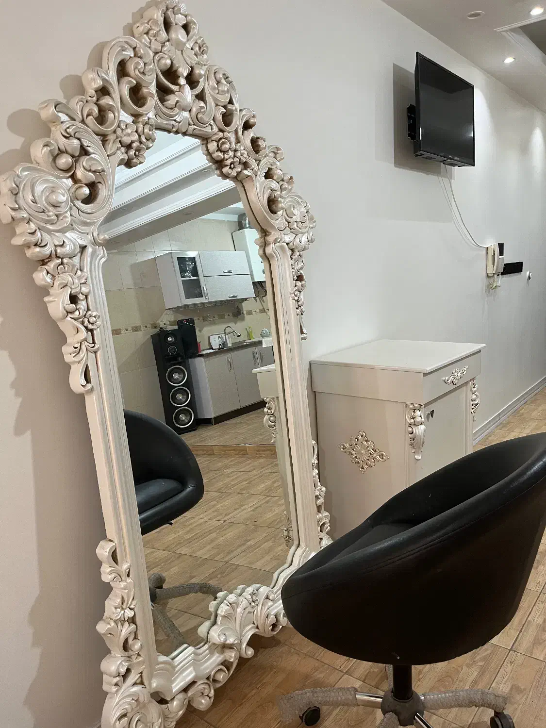 فروش لوازم آرایشگاه به دلیل مهاجرت فوری|آرایشگاه و سالنهای زیبایی|کرج, مهرویلا جنوبی|دیوار