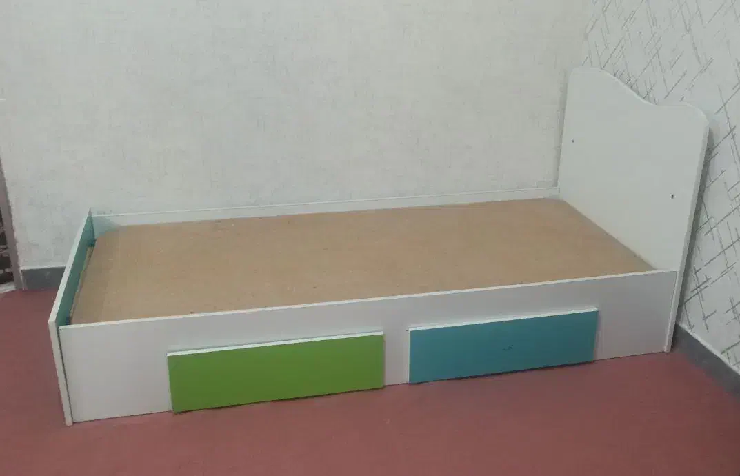 تخت یکنفره نوجوان|تخت و سرویس خواب|مشکیندشت, |دیوار