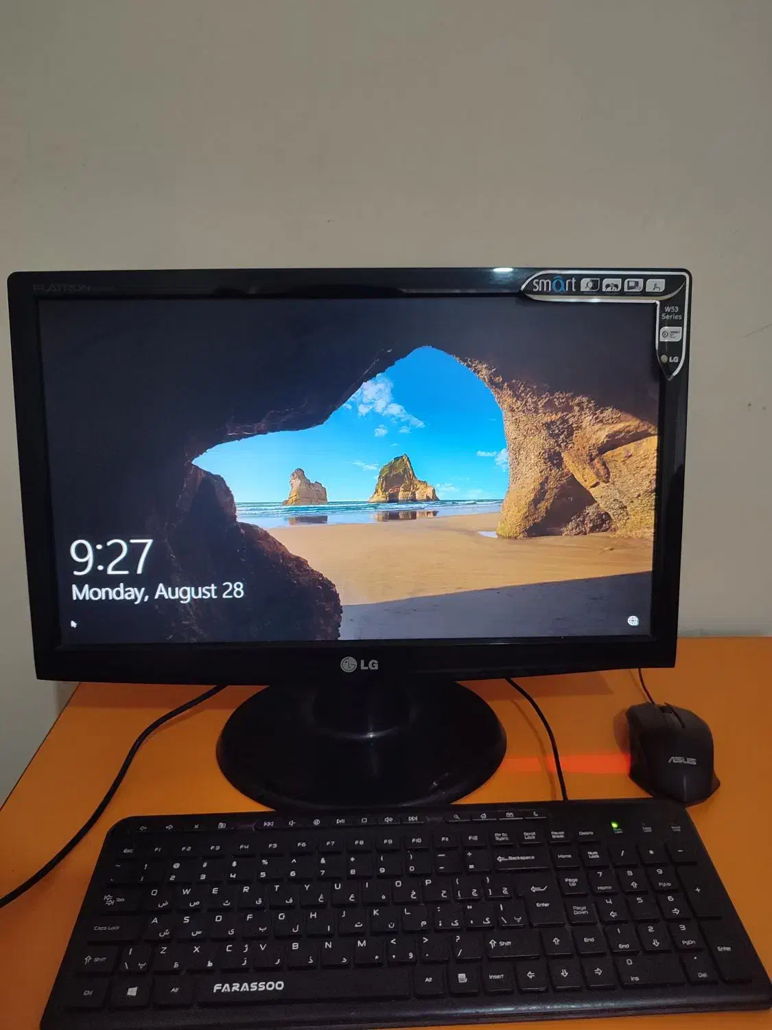 کامپیوتر همراه با وسایل|رایانه رومیزی|رشت, نظری|دیوار