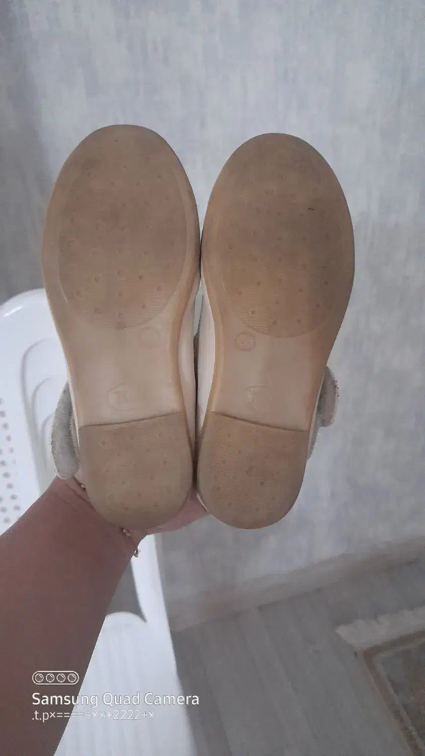 کفش دخترونه|کفش و لباس بچه|رشت, گلزاران|دیوار