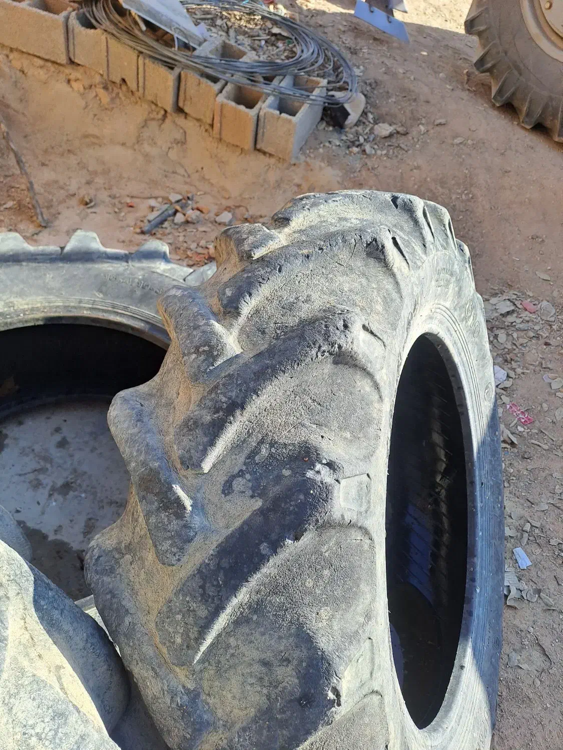 لاستیک تراکتور|قطعات یدکی و لوازم جانبی|دشمن زیاری, |دیوار