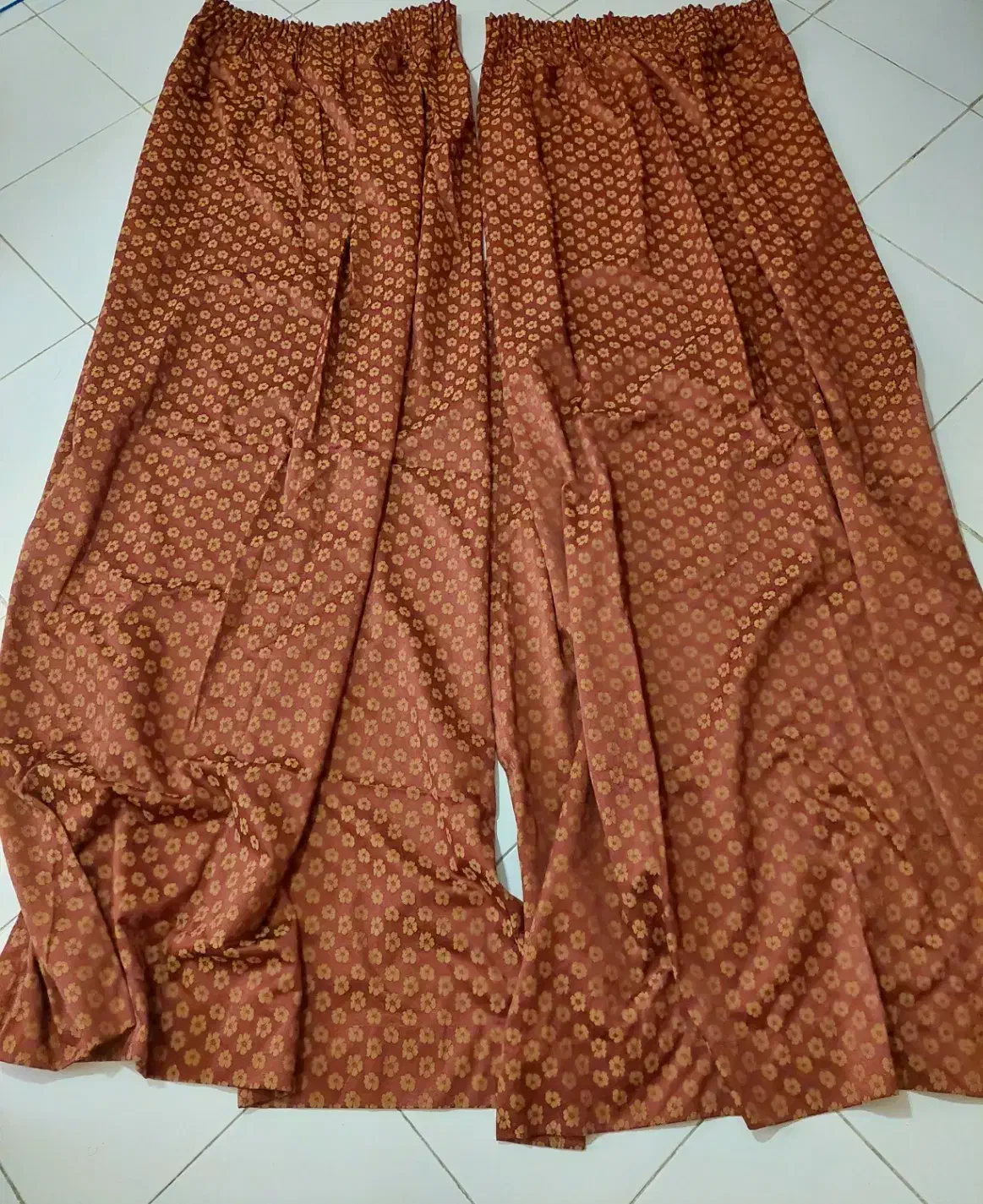 تعدادی پرده نووکارکرده|پرده، رانر، رومیزی|رشت, حاجی آباد|دیوار